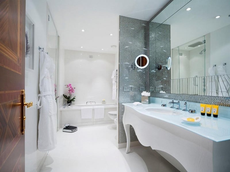 01-Inspiring You with Hotel-Style Bathrooms-1