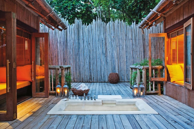 03-Inspiring You with 10 Awesome Exotic Outdoor Hotel Bathrooms