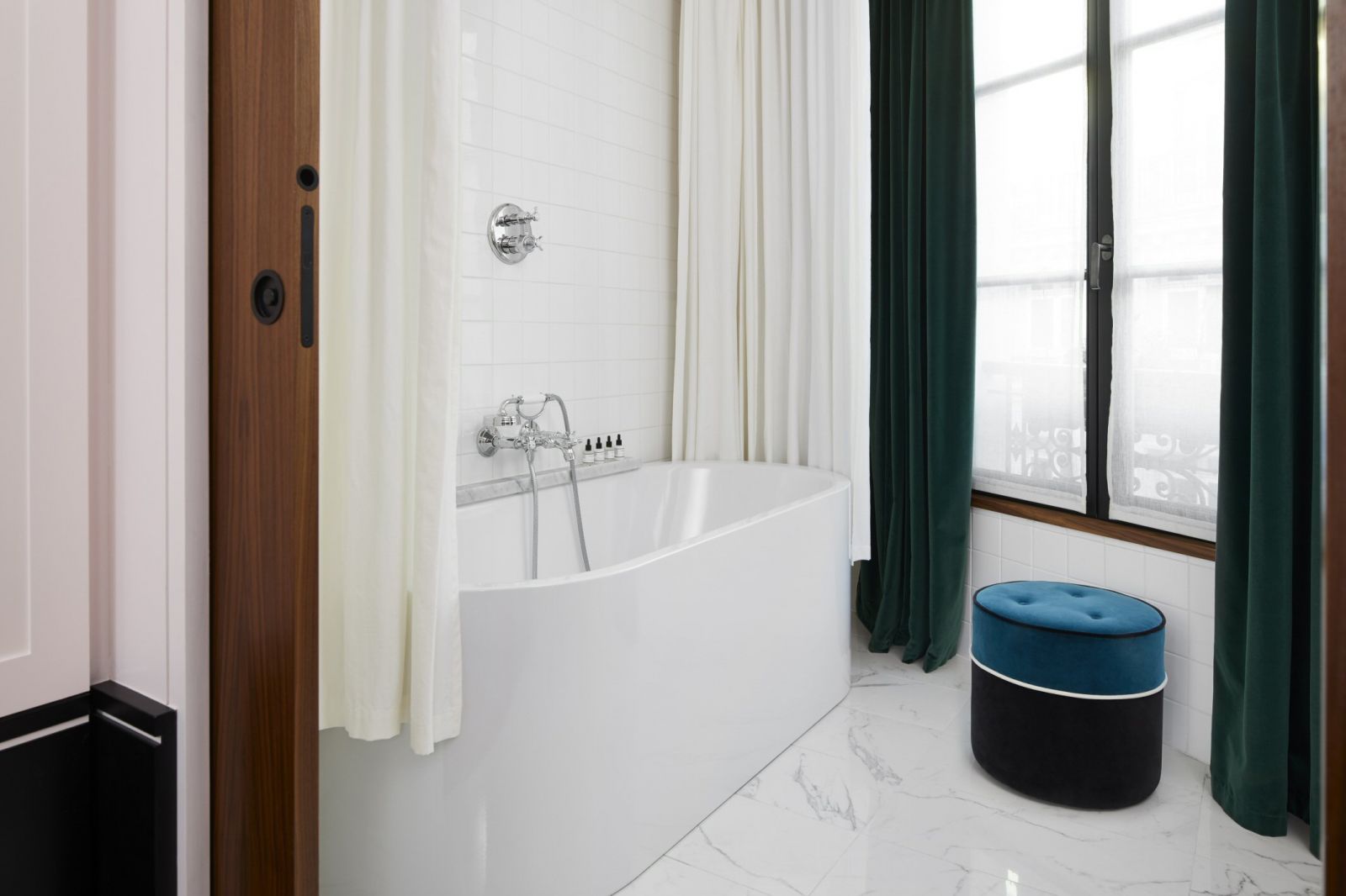 1-Le Roch Paris_ exclusive boutique style hotel with Kaldewei bathroom solutions