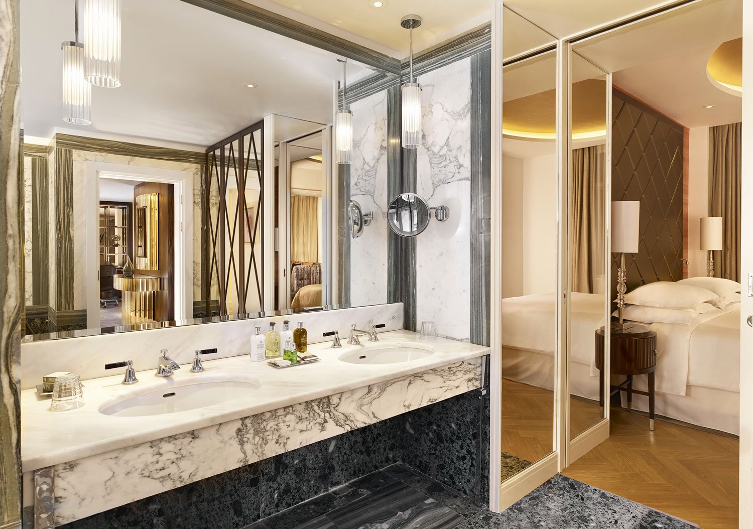 2-http_www_foamandbubbles_com_design-ideas-advice_luxury-sheraton-grand-hotel-refurbishment-featuring-grohe_