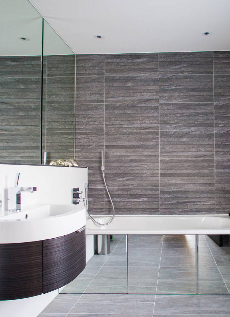 Floor Tiles<small>60x60 - Sahara Gris</small>Featured Tiles<small>32x62.5 - Deco Sahara Gris</small>