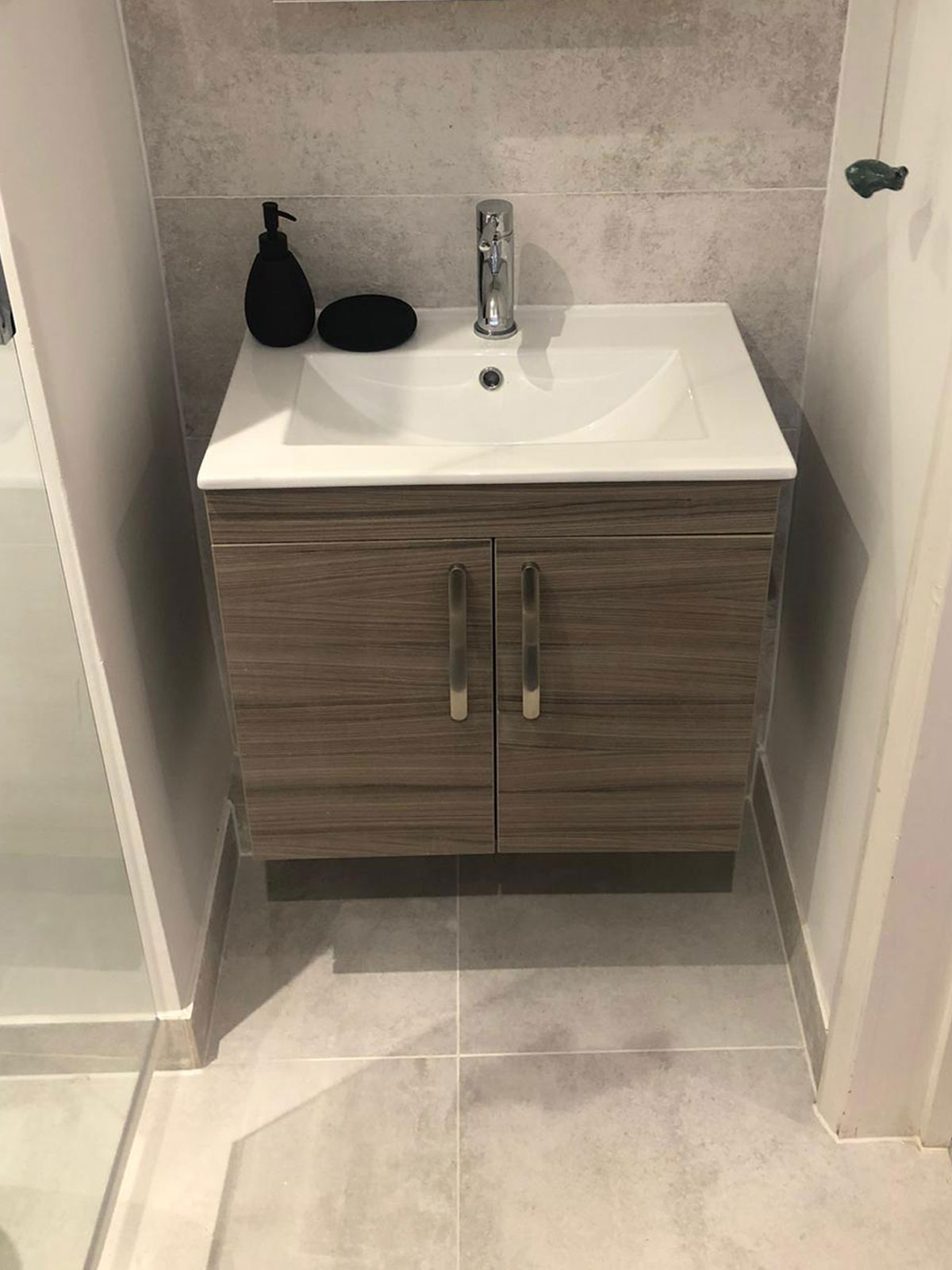 Modern Bathroom 4